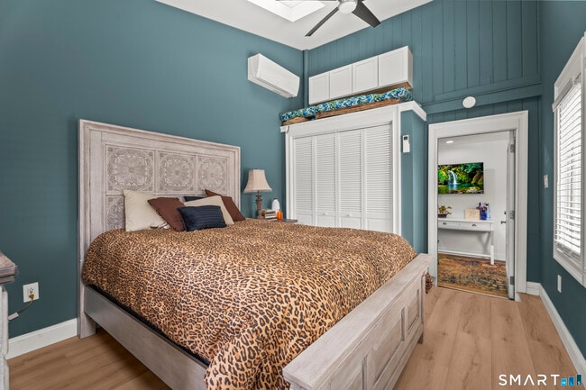 Building Photo - 801 Pequot Ave