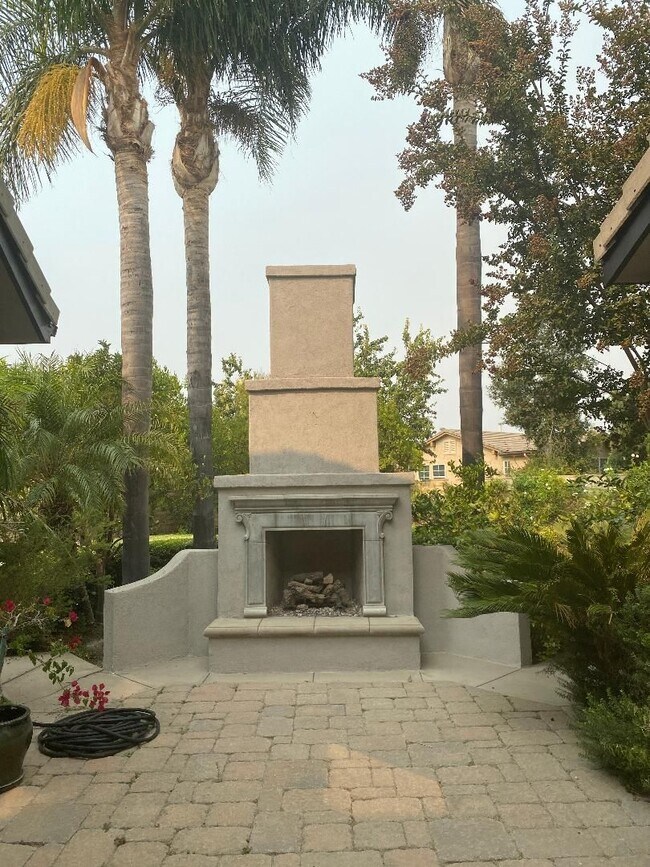 Building Photo - 5 Bed, 5 bath cul-de-sac Executive Home