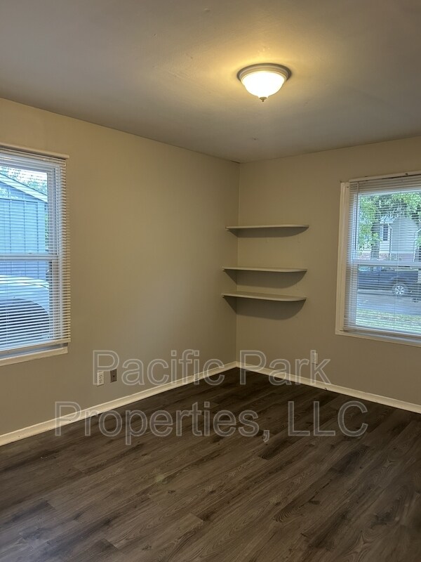 Building Photo - 3639 Richelieu Rd