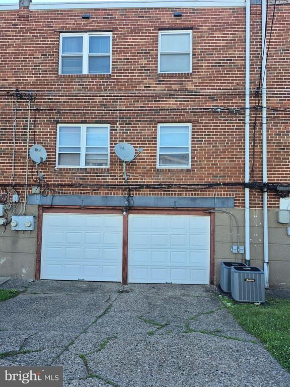 Building Photo - 7254 Mansfield Ave