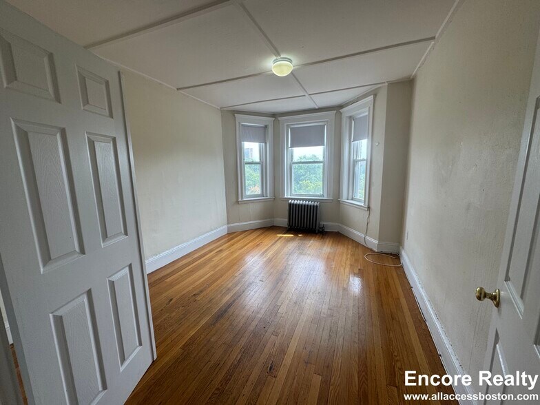 Building Photo - 1179 Boylston St
