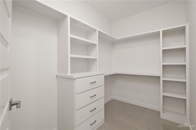 Building Photo - 20 Sonny Dr