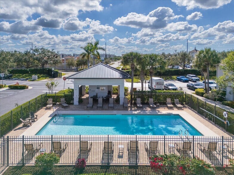 Building Photo - 9093 Gervais Cir