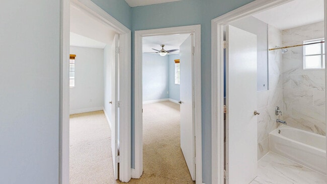 Building Photo - 18712 SW 100th Ave