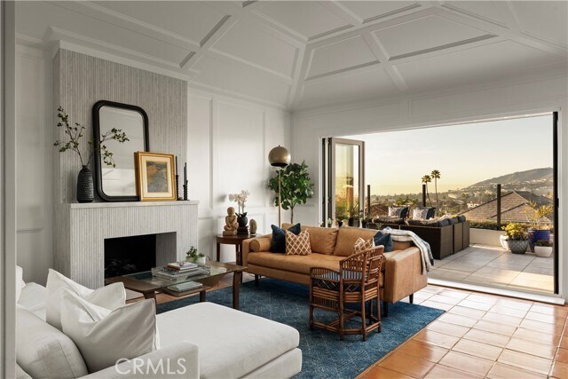 Building Photo - 10 Soto Grande Dr