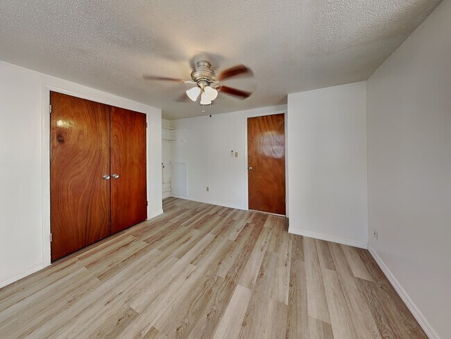 Building Photo - 9610 N 12th St