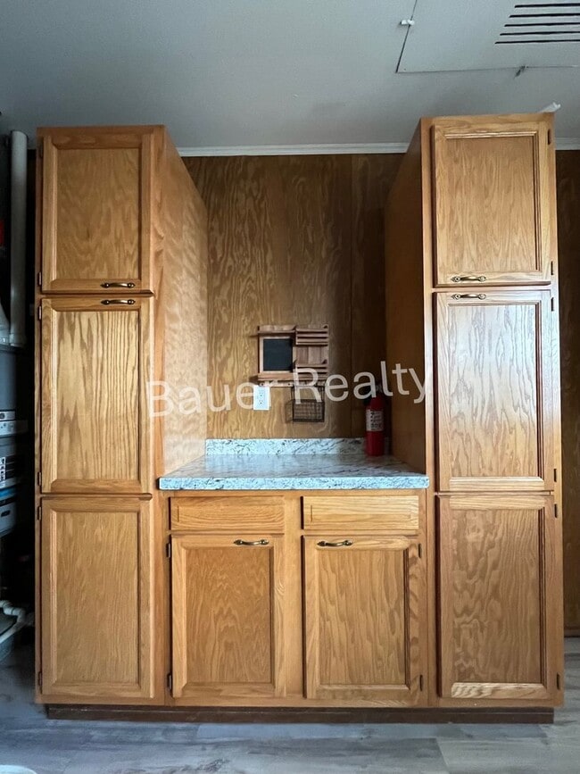 Building Photo - Newly Renovated 3 Bedroom Ranch Home