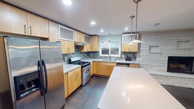 Building Photo - 5143 S Richmond Ave