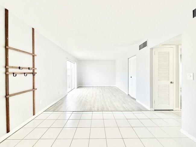 Building Photo - 1799 N Highland Ave