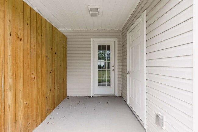 Building Photo - 214 Jeremy Ln