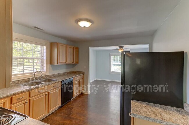 Building Photo - 2401 Eagle Dr