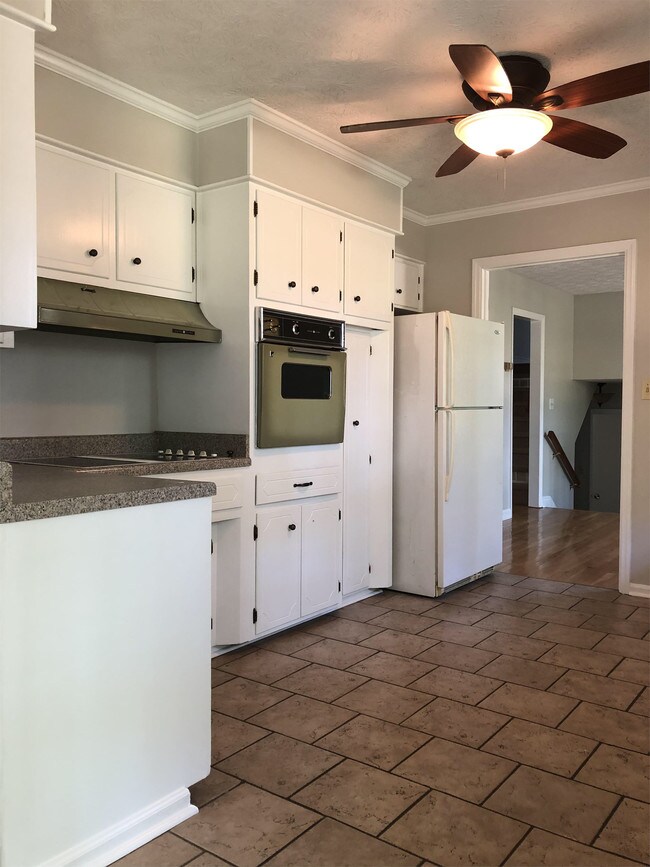 Building Photo - 1041 Bradham Dr