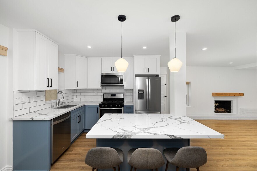 Building Photo - 3852 W 157th St