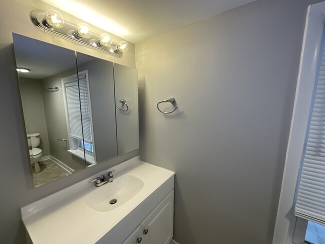 Building Photo - 218 N Pitt St