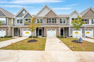 Building Photo - Elegant 3BR,2.5BA Townhome with Modern Finishes $1950/mo rent***