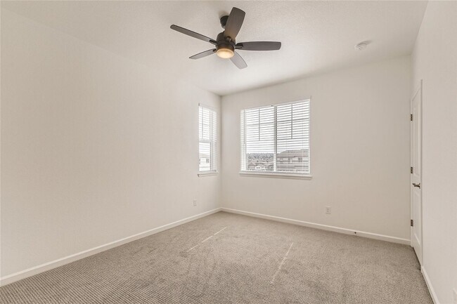 Building Photo - Single Family 3 Bed, 3 Bath Paired-Home in...
