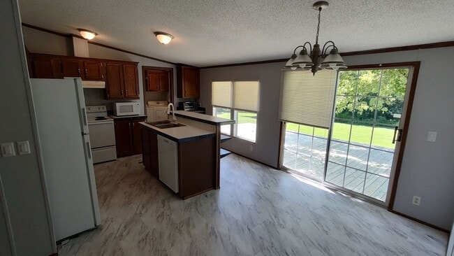 Building Photo - Maryville 37803 - 3 bedroom, 2 bath home. -  Contact Troy Adams (865) 233-6949