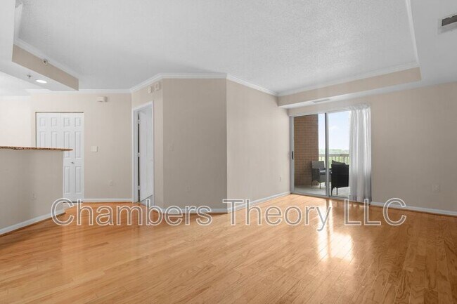 Building Photo - 3101 N Hampton Dr