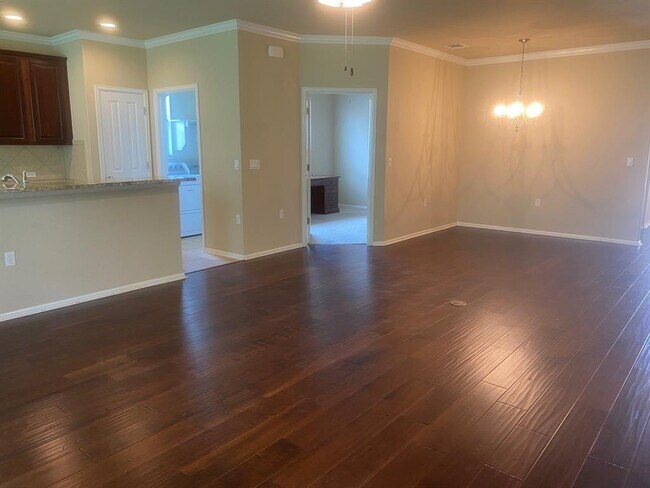 Building Photo - 721 Independence Creek Ln