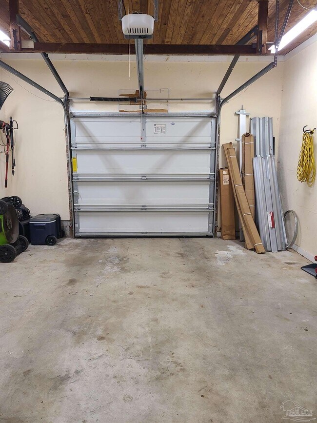 Building Photo - 6666 Allyn Way