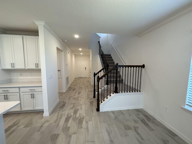 Building Photo - 10936 SW Vasari Way