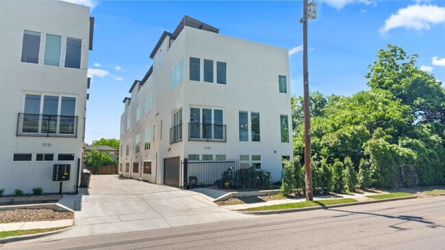 Building Photo - 1733 N Fitzhugh Ave