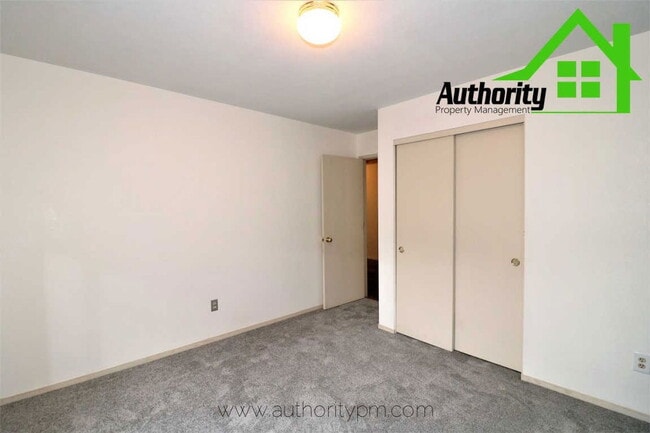 Building Photo - 3610 Sunwood Dr