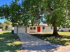 Building Photo - 114 N Nolan Ave