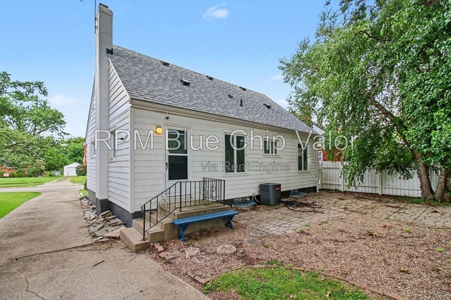 Building Photo - 3942 Hemphill Way