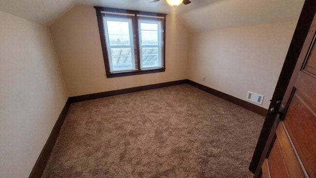 Building Photo - 812 Logan St