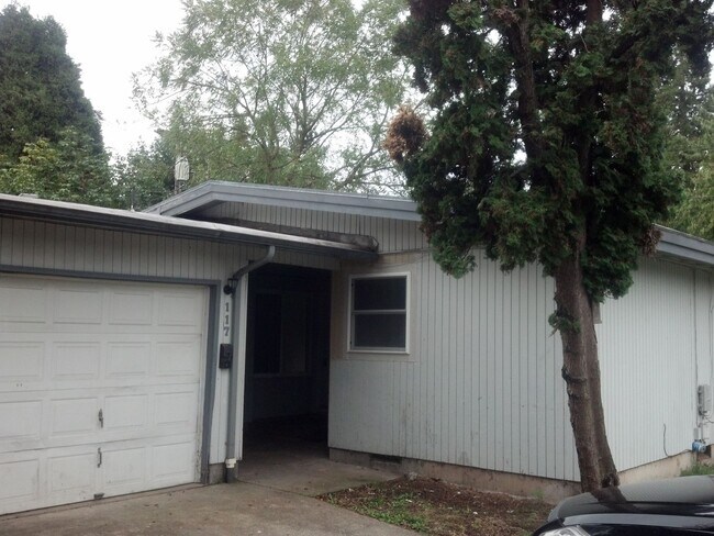 Building Photo - 109nst