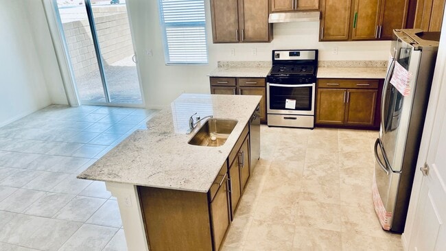 Building Photo - gated community -brand new home with 4 bed...