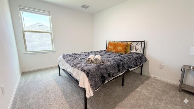 Building Photo - 144 Lime St