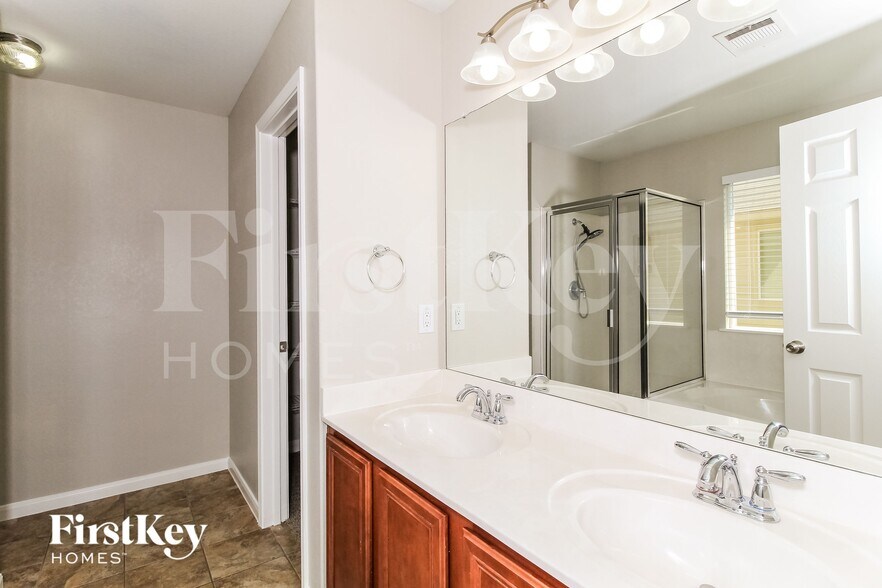 Building Photo - 2138 Brinkley Dr