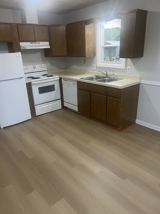 Building Photo - 204 Powell St