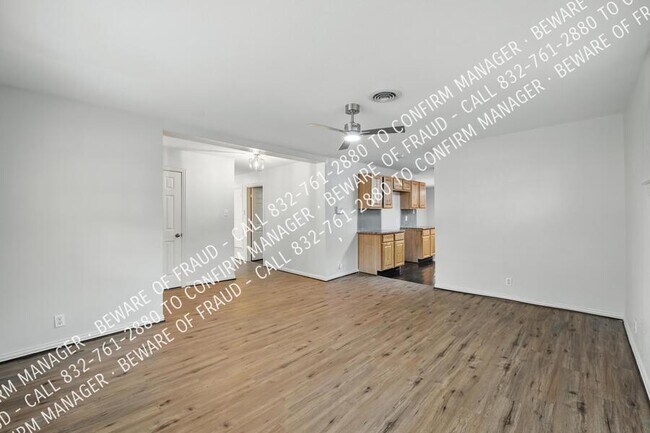 Building Photo - 506 E Alexander Ln