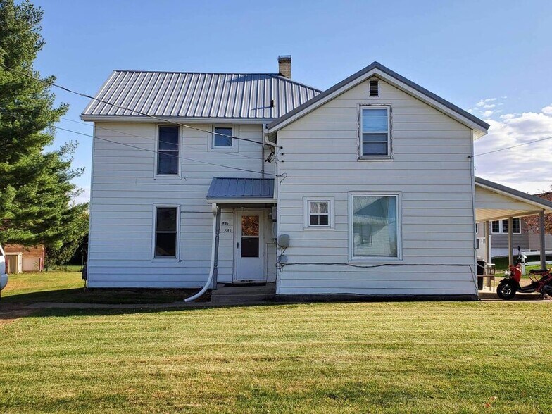 Primary Photo - 835 Lancaster St