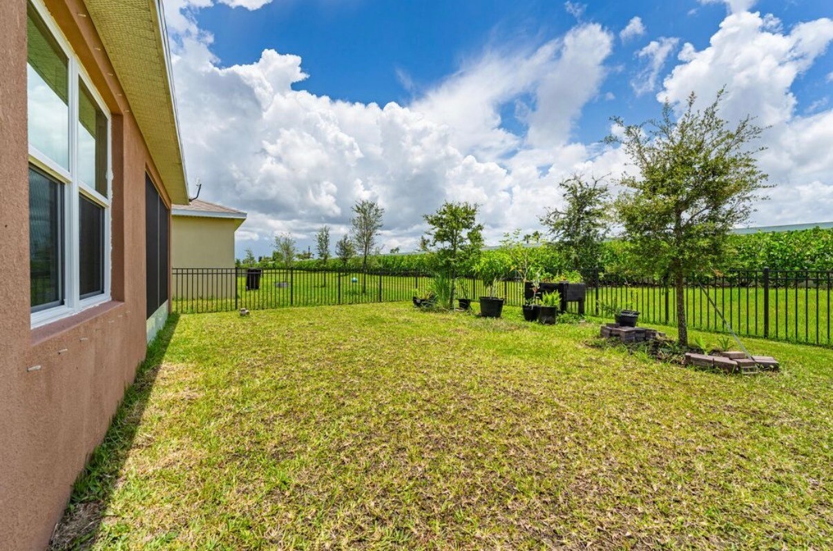 Building Photo - 12230 SW Rimini Way