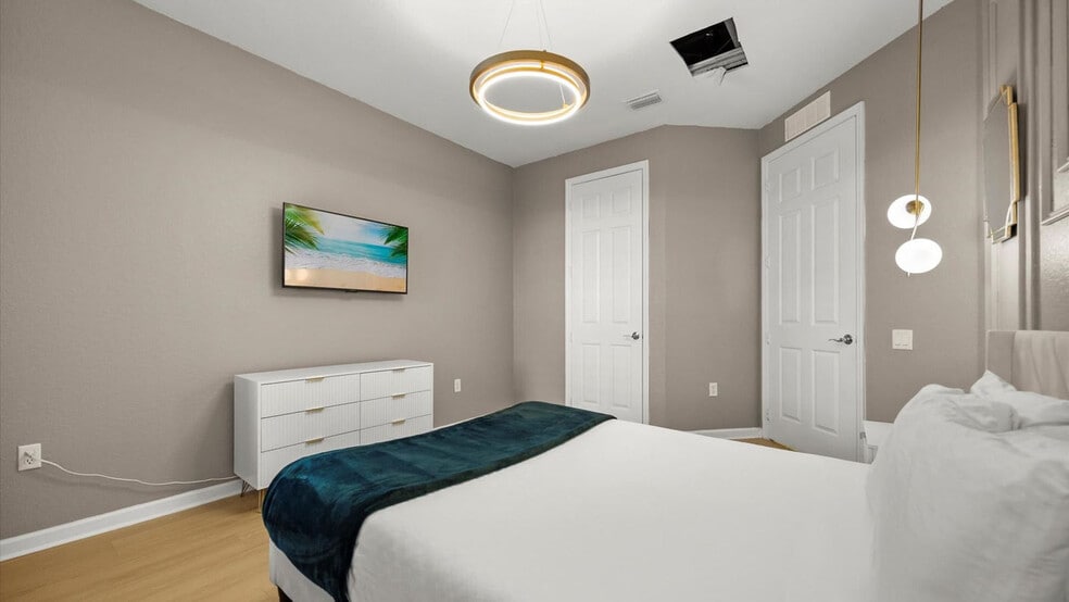 Building Photo - 5037 Shoreway Loop