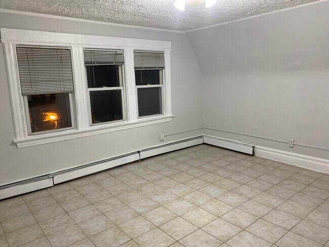 Bedroom - 193 N 6th St