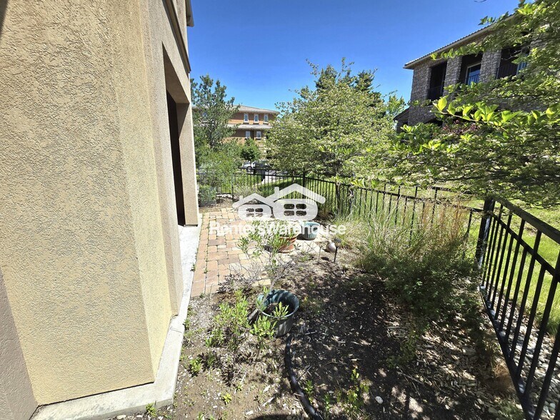 Building Photo - 3380 Cascina Cir