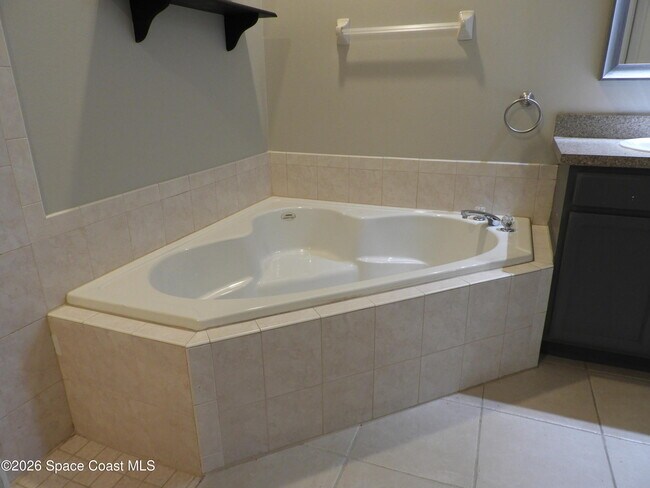 Building Photo - 552 Wedge Ct