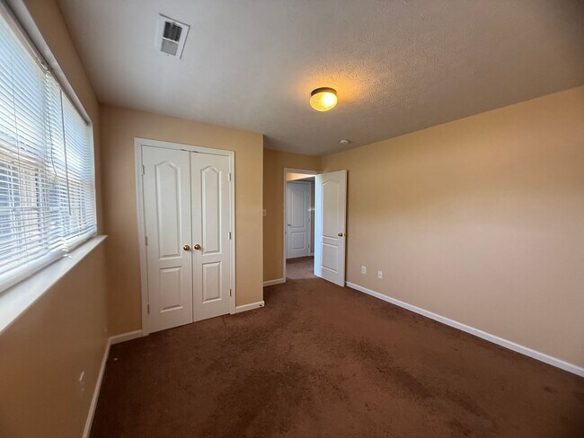 Building Photo - 108 Judd Ct