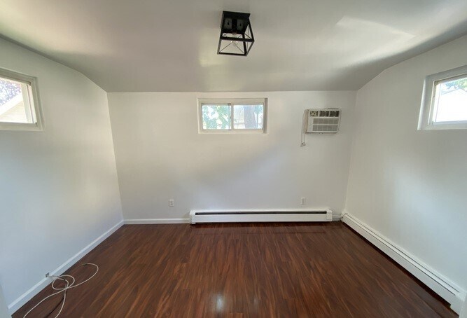 Building Photo - 10 Tollgate Ct