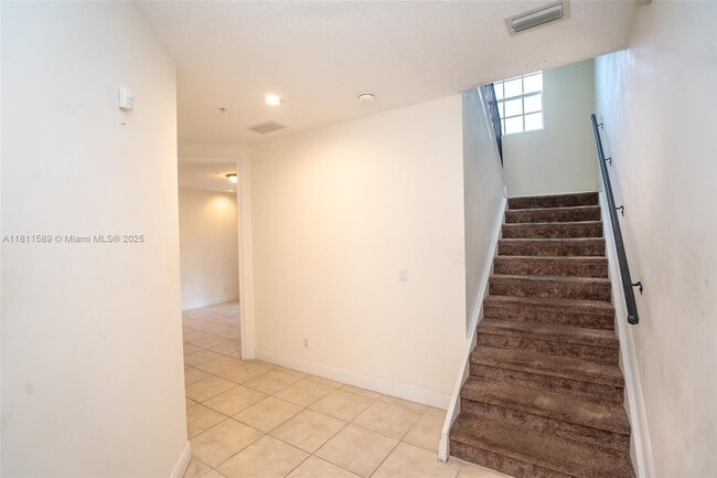 Building Photo - 2685 NE 9th Ave