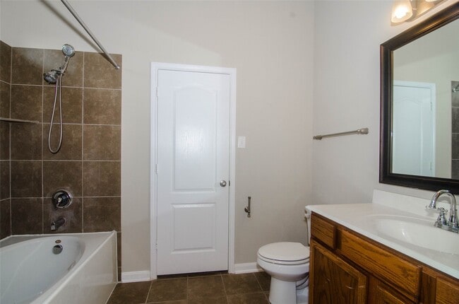 Building Photo - 20702 Rainmead Dr