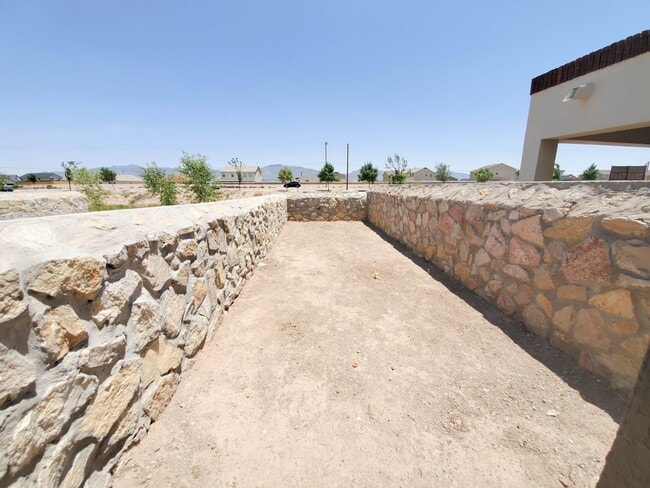Building Photo - 6524 Hoop St