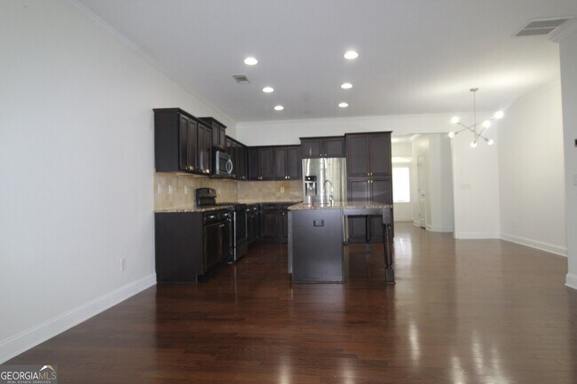Building Photo - 726 Garbrooke Dr