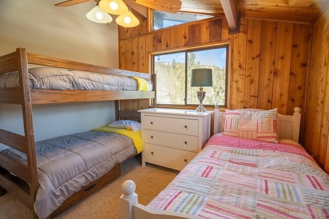 Building Photo - 18850 Fir Dr