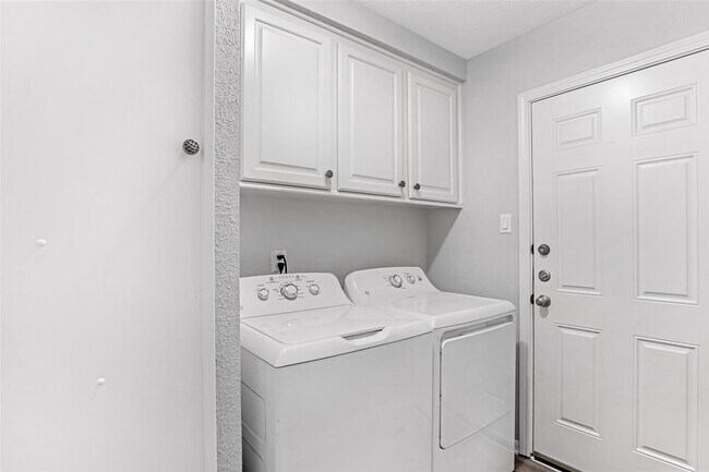 Building Photo - 24531 Whitesail Dr